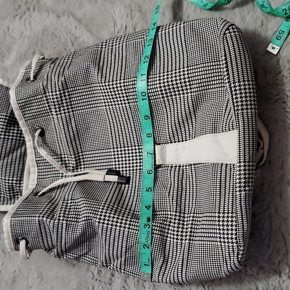 Lulu Dharma houndstooth pattern drawstring backpack - Picture 13 of 13